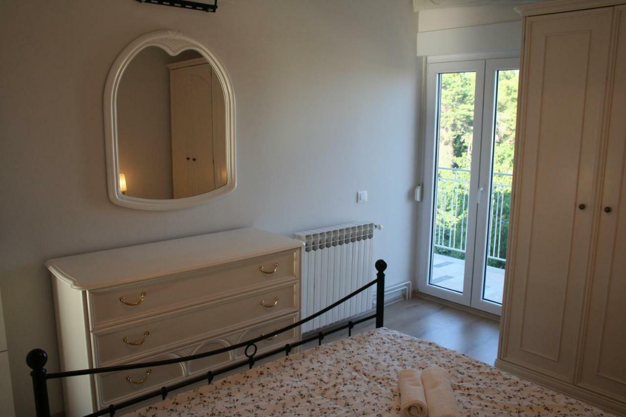 Apartment Vuk Pula Exteriör bild